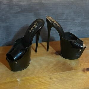 Pleaser Black Platform Mule 7” Heels